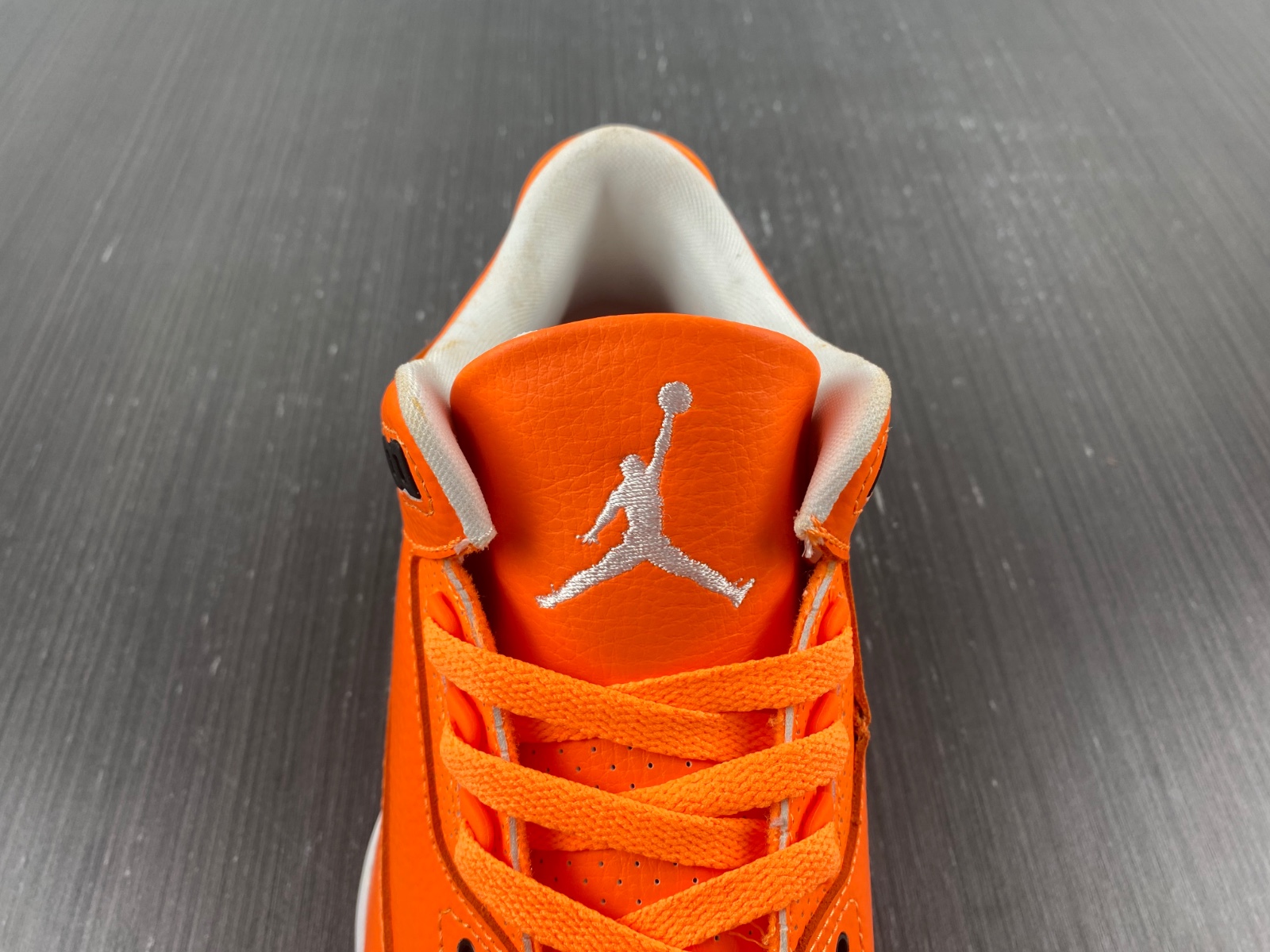 Air Jordan 3 Retro Orange