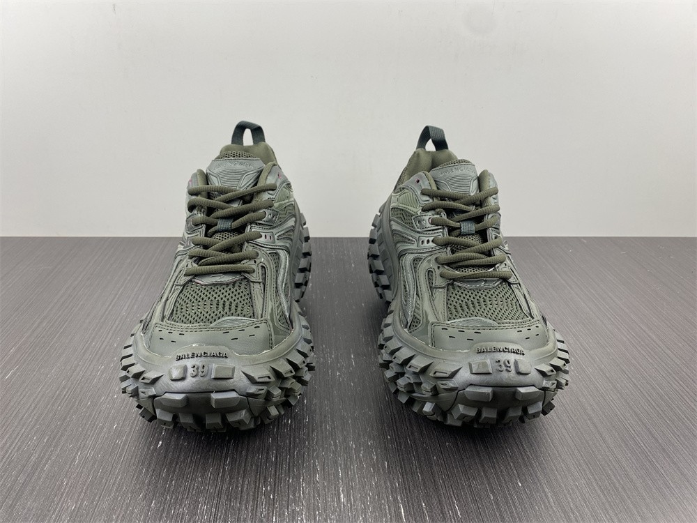 DEFENDER SNEAKER