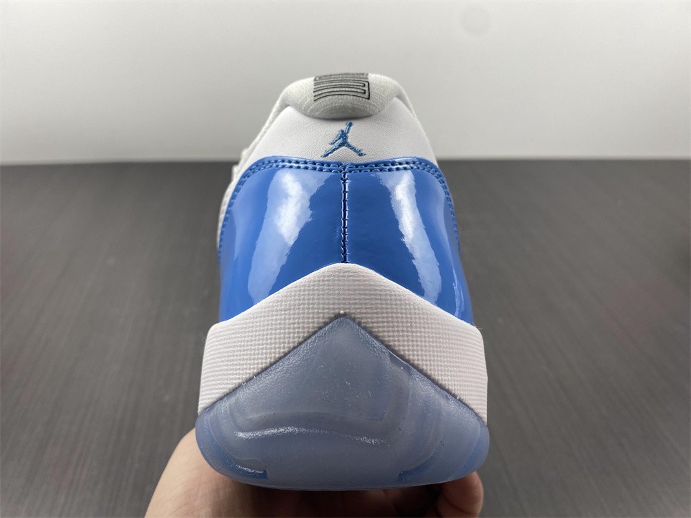 Air Jordans 11 Low University Blue