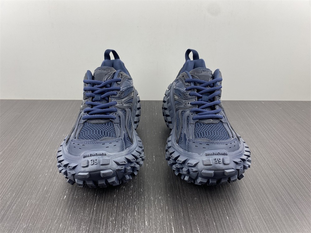 DEFENDER SNEAKER