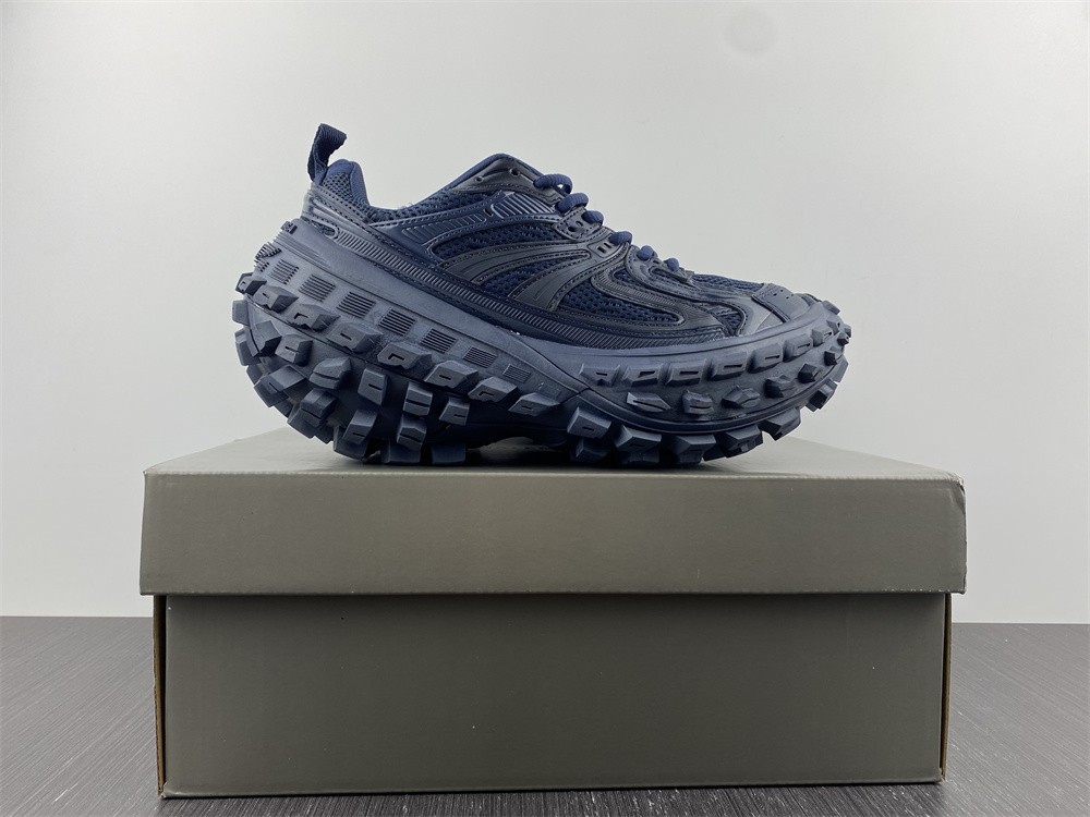 DEFENDER SNEAKER