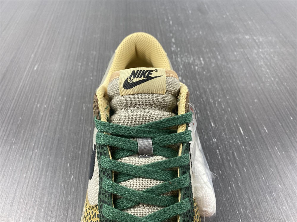 Nike Dunk Low Safari Golden Moss