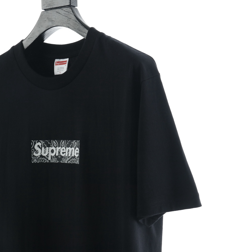 S*p*e 19fw bandana box logo tee?