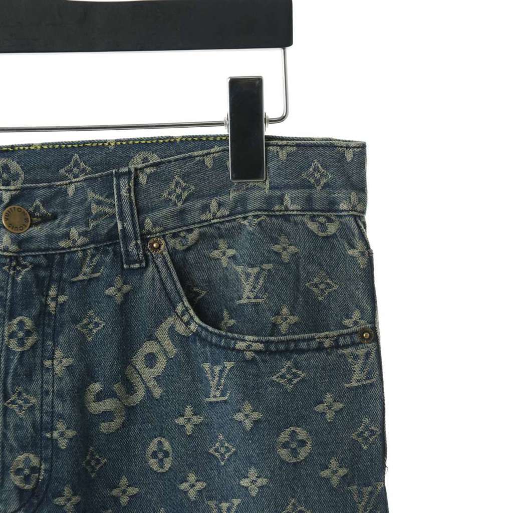 S*p*e x jeans