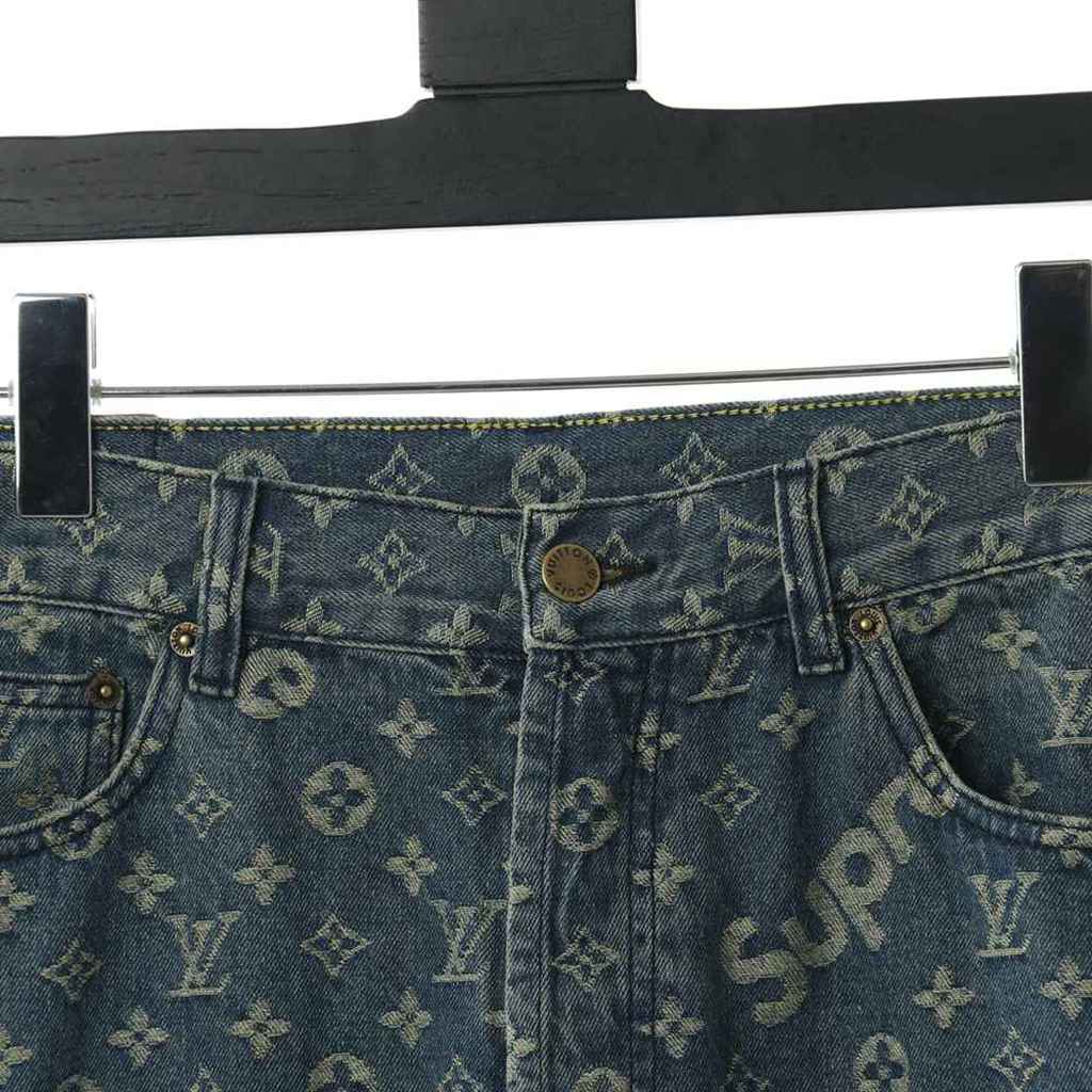 S*p*e x jeans