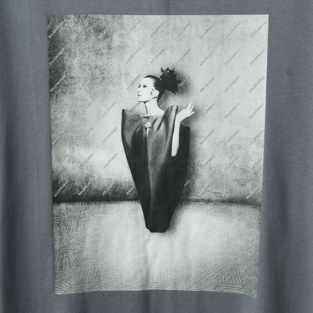 Ba*len*cia*ga 1960s retro vintage high-definition portrait print short sleeve