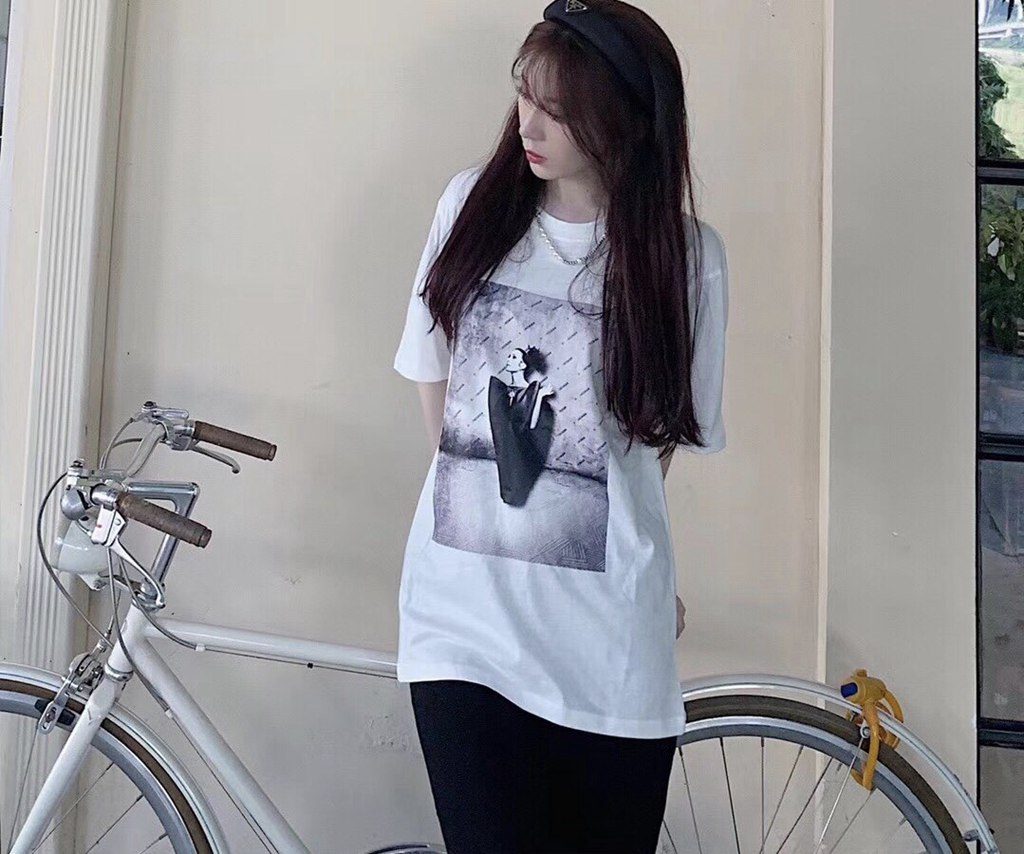 Ba*len*cia*ga 1961s retro vintage high-definition portrait print short sleeve