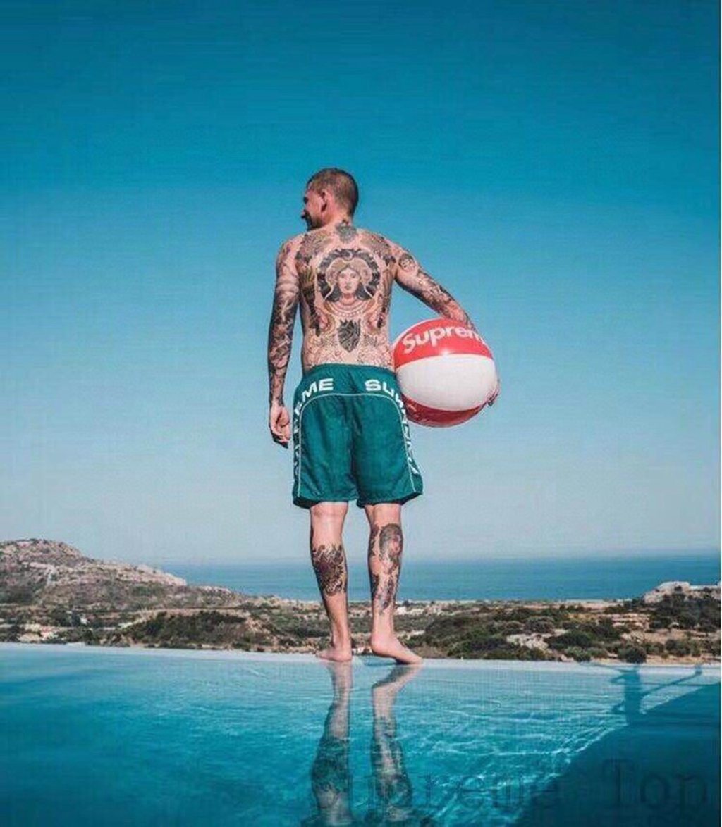 S*p*e 18ss arc logo water short?