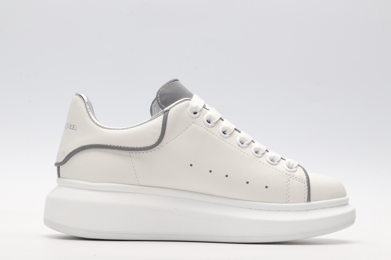 AMQ 3M Detail Oversized Sneaker