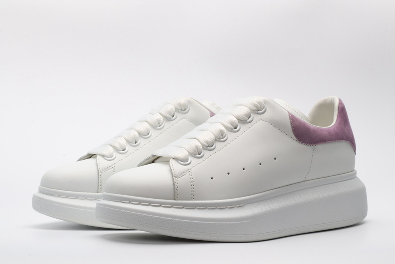 AMQ OVERSIZED SNEAKER