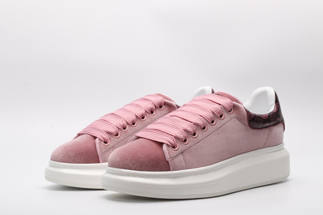 AMQ Oversized Sneaker-Rose