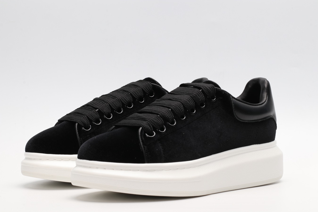 AMQ Oversized Sneaker-Black