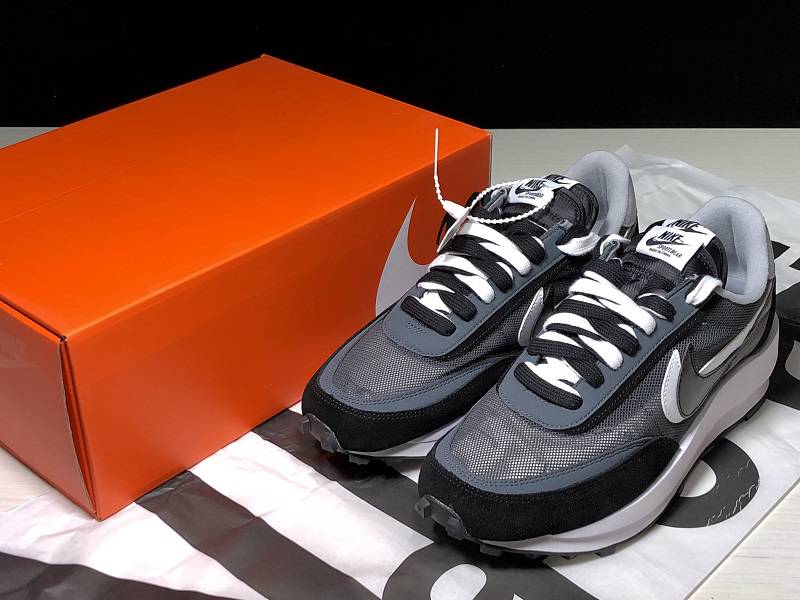 Sacai x Nike LVD Waffle Daybreak BV0073-001