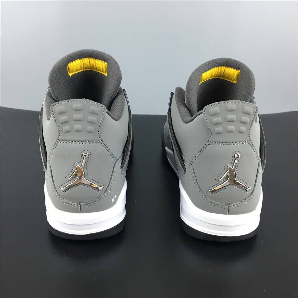 Air Jordan 4
