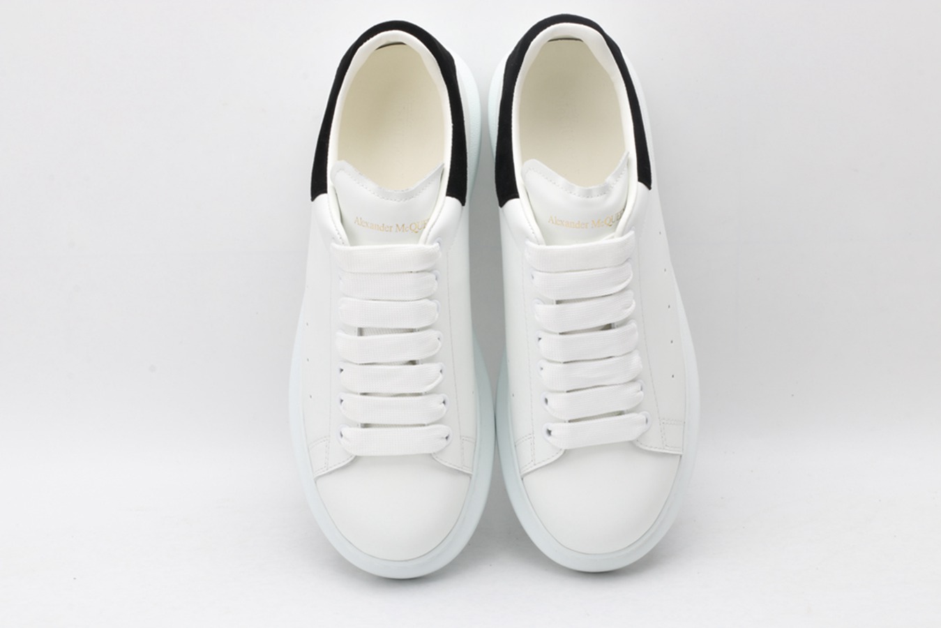 AMQ OVERSIZED SNEAKER Black