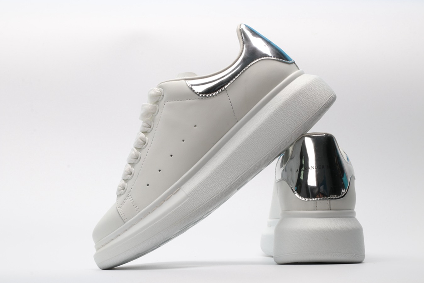 AMQ OVERSIZED SNEAKER