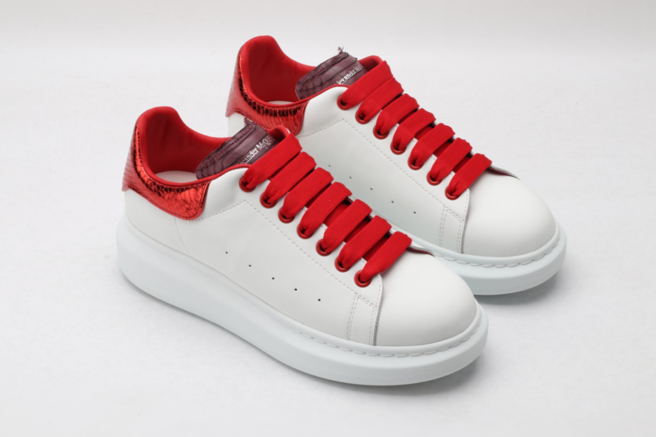 AMQ OVERSIZED SNEAKER