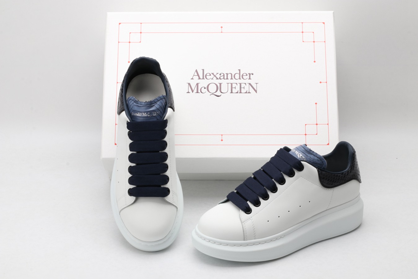 AMQ OVERSIZED SNEAKER