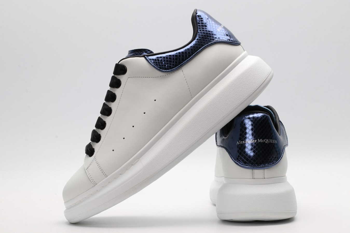 AMQ OVERSIZED SNEAKER