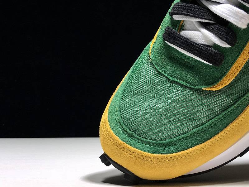 Sacai x Nike LVD Waffle Daybreak BV0073-300