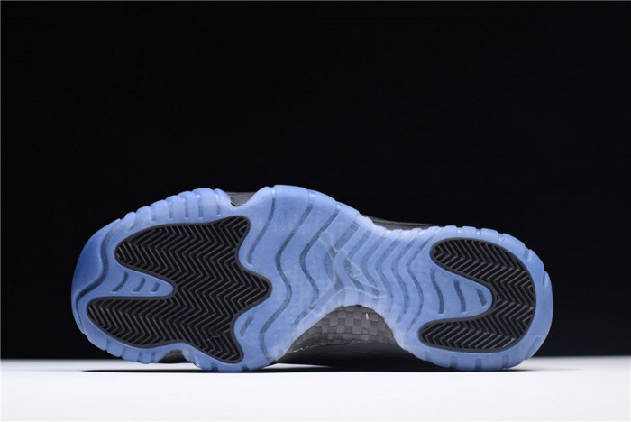 Air Jordan 11 "Cap and Gown" black 378037-005
