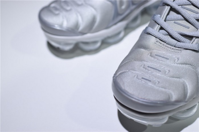 Nike VaporMax Plus "Triple White" Pure Platinum mens 924453-100