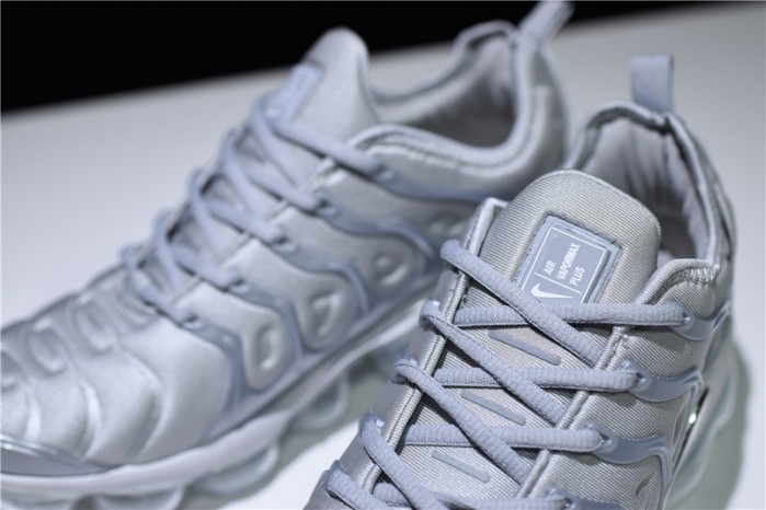Nike VaporMax Plus "Triple White" Pure Platinum mens 924453-100