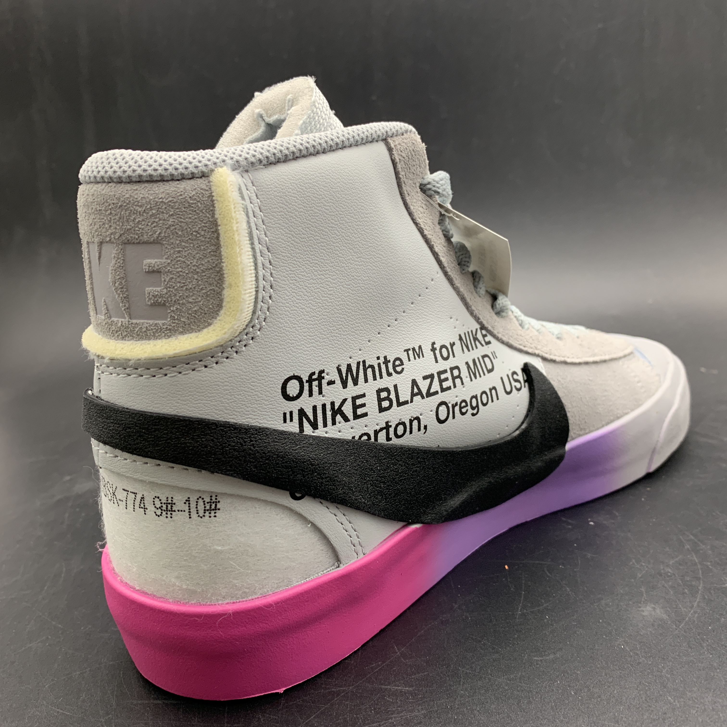 Off-White Nike Blazer The Queen AA3832-002