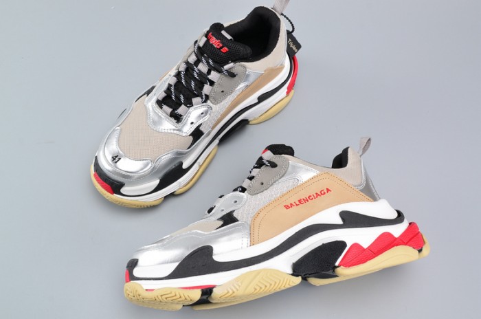 BLG 17FW TRIPLE S 656686-W06G0-1001