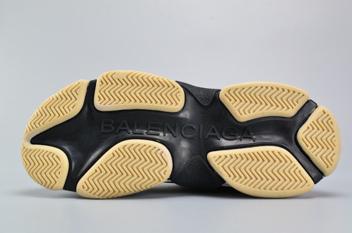 BLG 17FW TRIPLE S 656686-W06G0-1001
