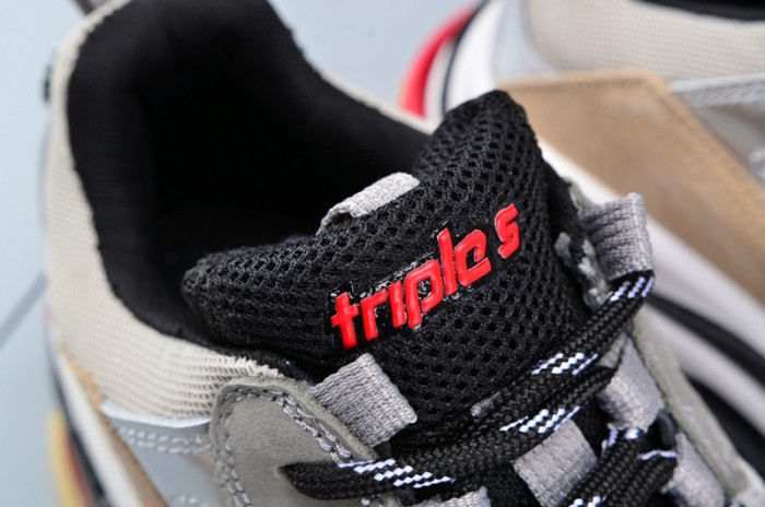 BLG 17FW TRIPLE S 656686-W06G0-1001