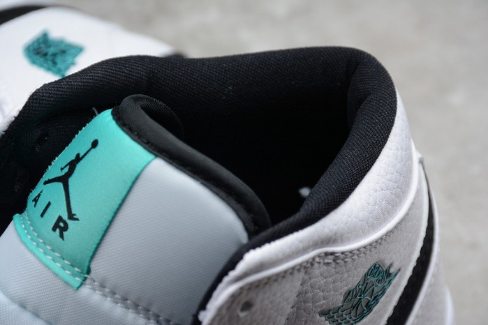 Air Jordan 1 Mid BG ´Hyper Jade´ - Air Jordan - 554725-122