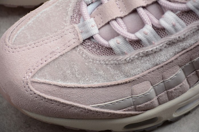 NIKE womens AIR MAX 95 DELUXE "PARTICLE ROSE" Particle Rose AA1103-600