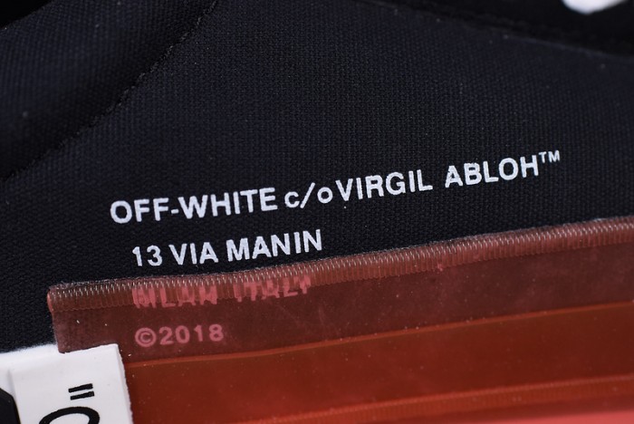 OFF-WHITE C/O VIRGILABLOH 18FW