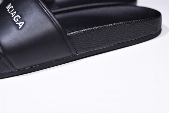 BLG Logo leather slip-on sandals 181342F124005