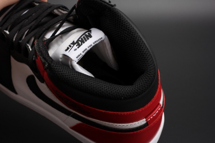 AIR JORDAN 1 High OG "Black Toe" white/ black-varsity red mens 555088-125