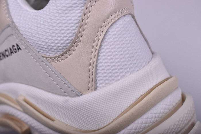 BLG 17FW TRIPLE S"CREAM" 490671-W06F1-9000