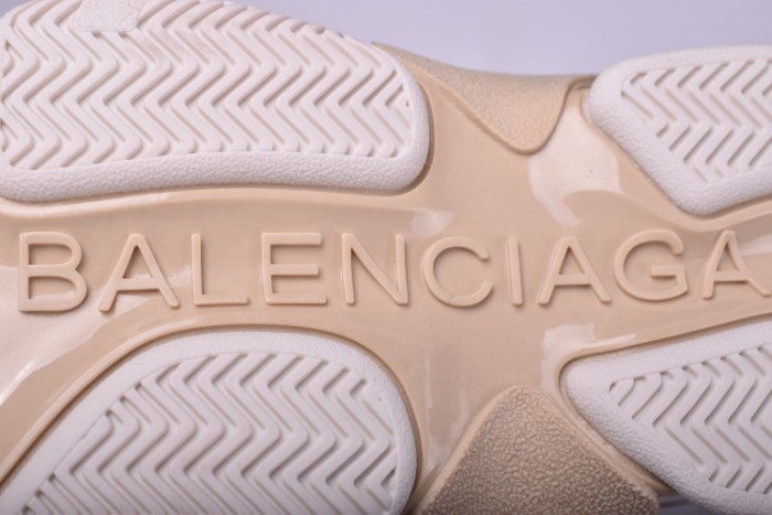 BLG 17FW TRIPLE S"CREAM" 490671-W06F1-9000