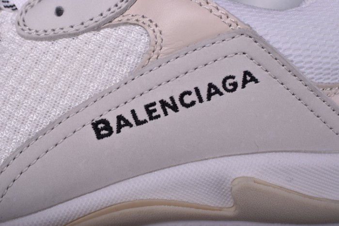 BLG 17FW TRIPLE S"CREAM" 490671-W06F1-9000