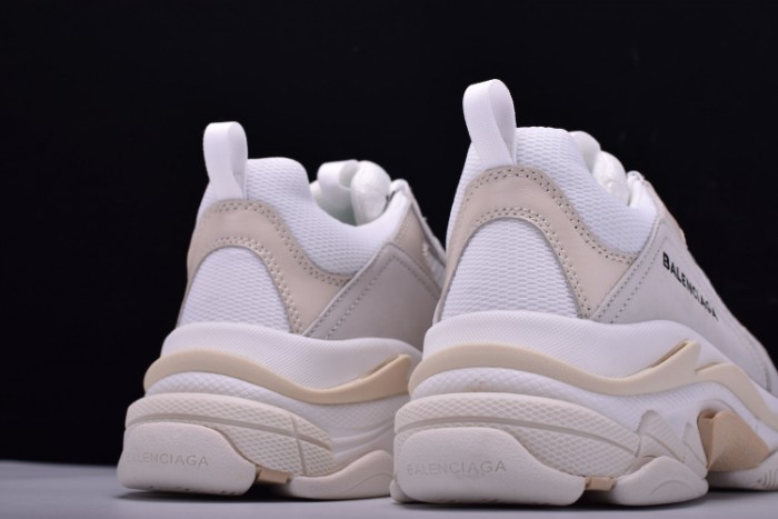 BLG 17FW TRIPLE S"CREAM" 490671-W06F1-9000