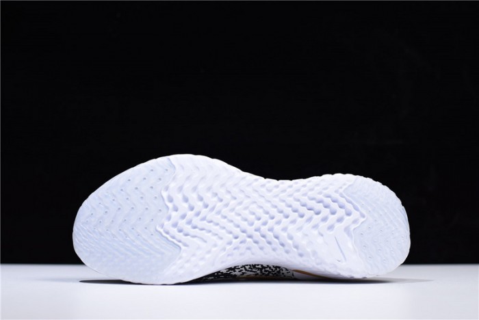 Men´s Nike Epic React Flyknit White/Black-Gold AQ0067-071