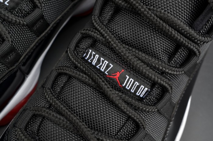 AIR JORDAN 11 RETRO (GS) "2012 RELEASE" black mens 378037-010