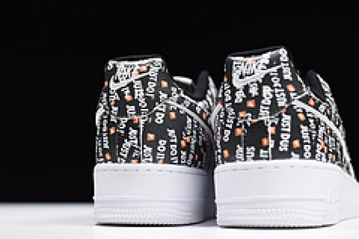 NIKE AIR FORCE 1 LOW "JUST DO IT" PRINT AO3977-001
