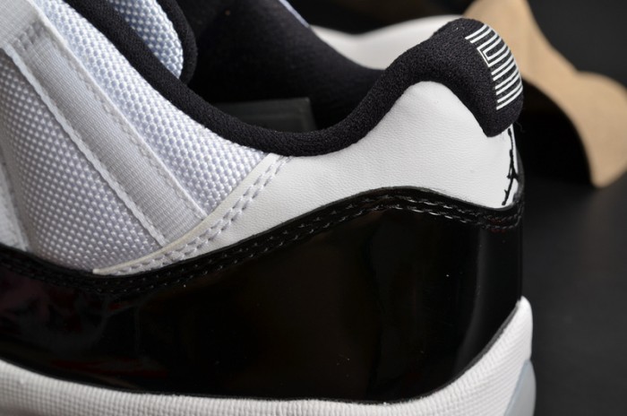 AIR JORDAN 11 RETRO LOW "CONCORD" BLACK/ WHITE mens 528895-153