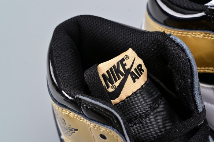Air Jordan 1 Retro High OG NRG ComplexCon "Top 3 Gold" 861428-001
