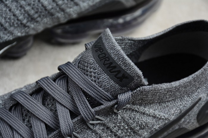 Nike Air VaporMax Flyknit 2 Men´s Running Shoe 942842-002
