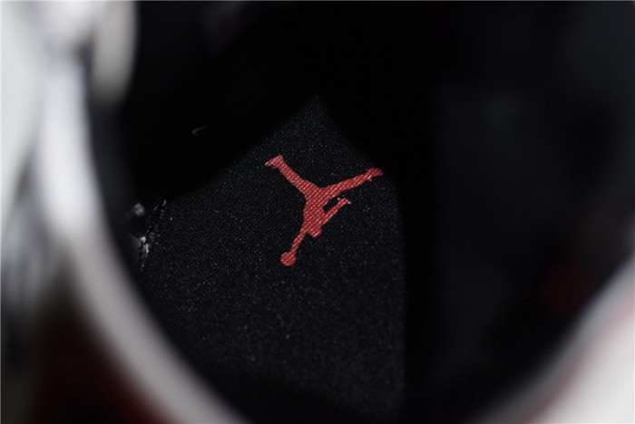The Air Jordan 1 Rebel "Chicago" red AT4151-100