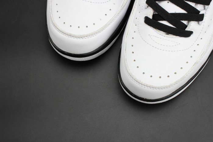 AIR JORDAN 2 RETRO UNC"Alumni" mens 917360-105