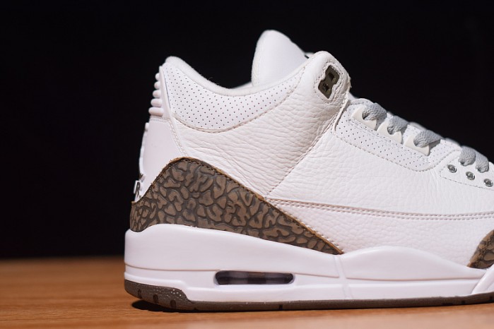 Air Jordan 3 Mocha 136064-122