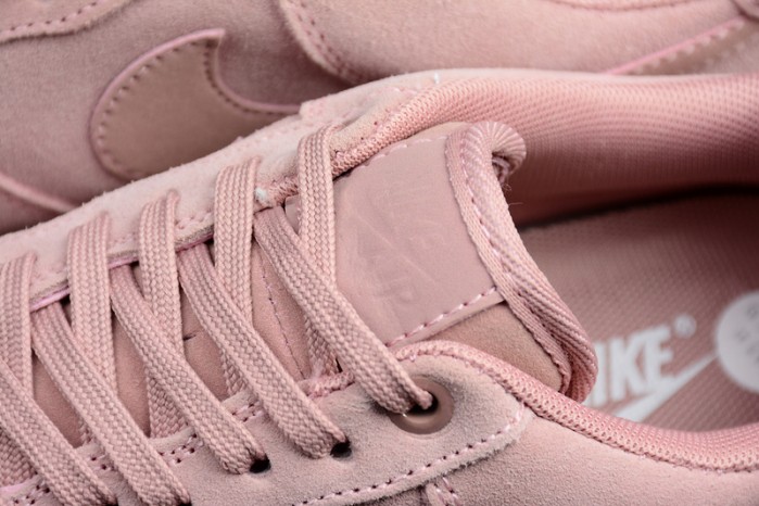 NIKE AIR FORCE 1 LOW "PARTICLE PINK" AA1117-600